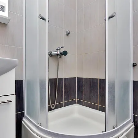 Apartman Rubin-7 By Interhome Zastrazisce
